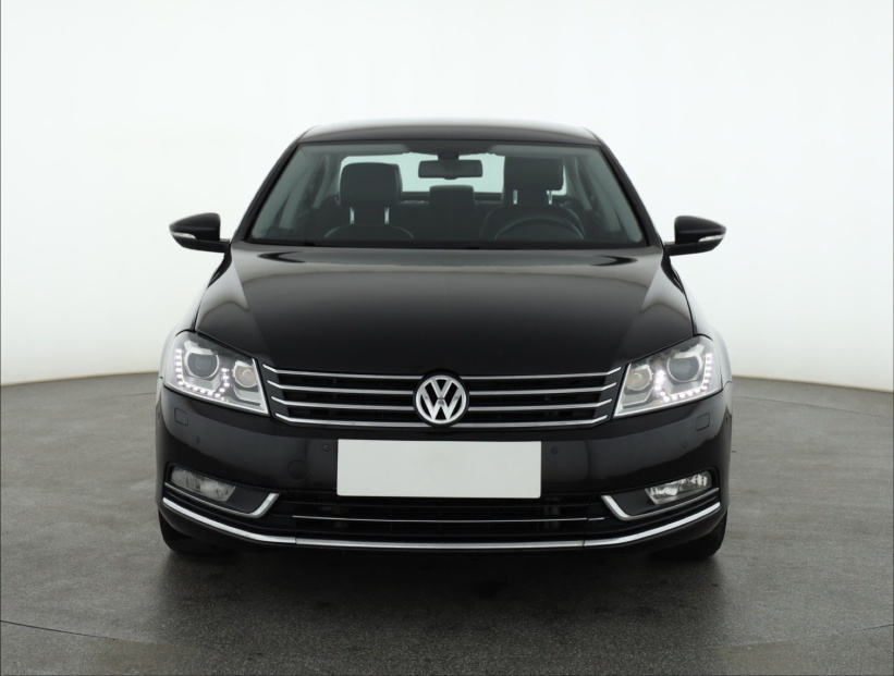 Volkswagen Passat, 2011