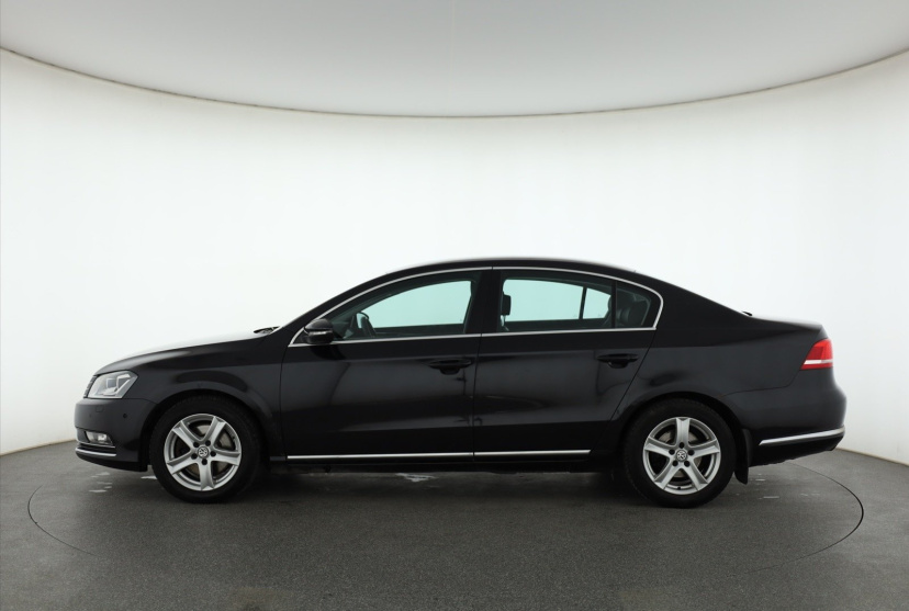 Volkswagen Passat, 2011
