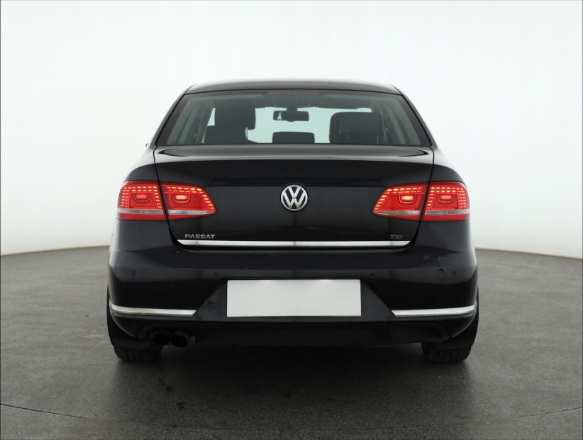 Volkswagen Passat, 2011