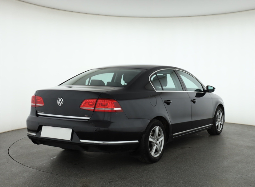 Volkswagen Passat, 2011