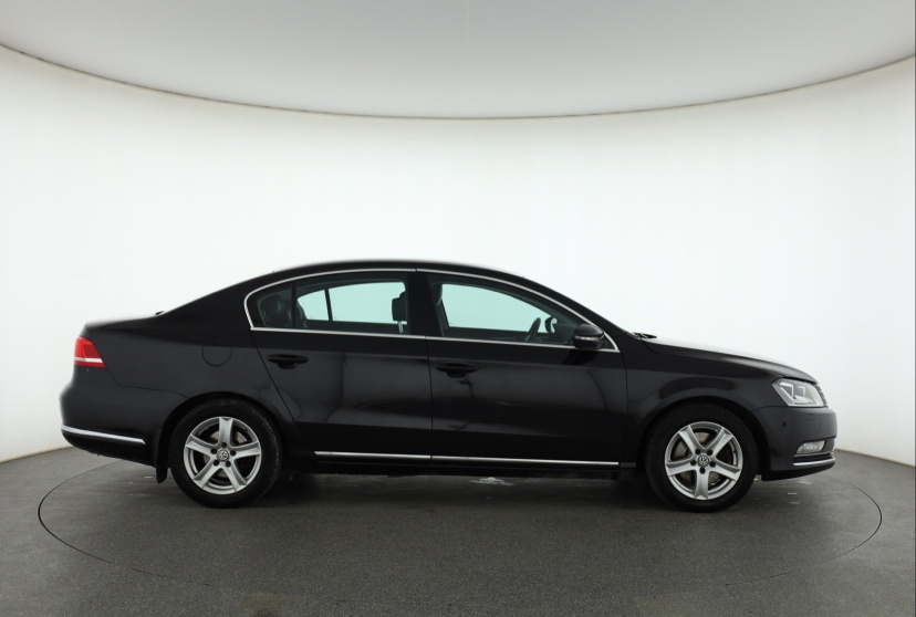 Volkswagen Passat, 2011