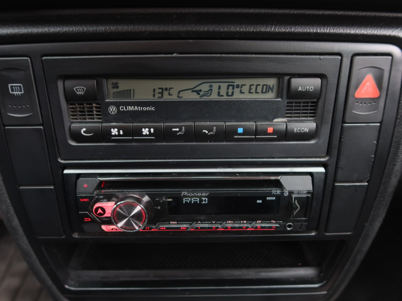 Volkswagen Passat, 2002