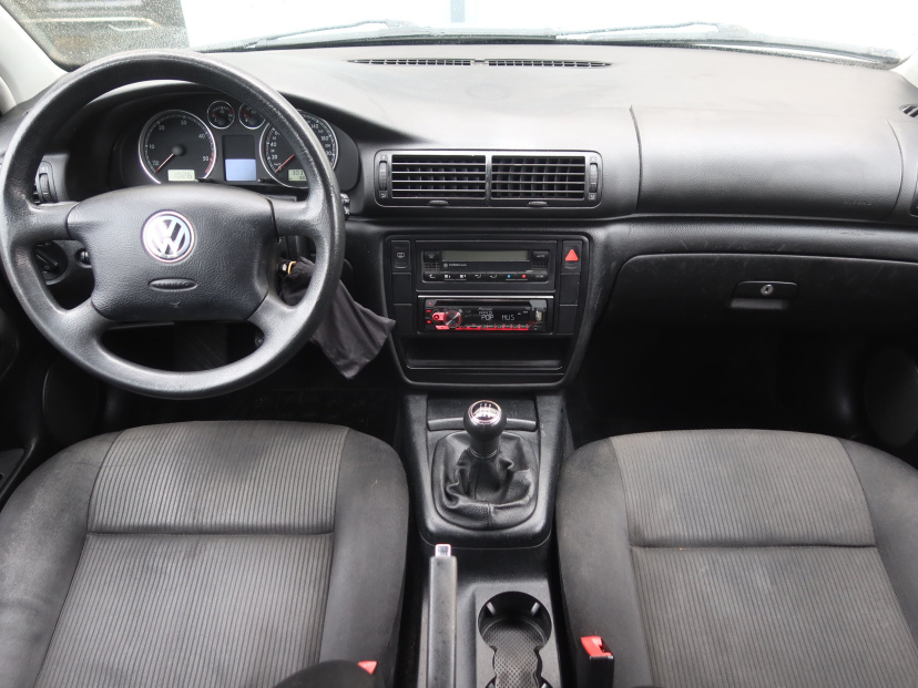 Volkswagen Passat, 2002