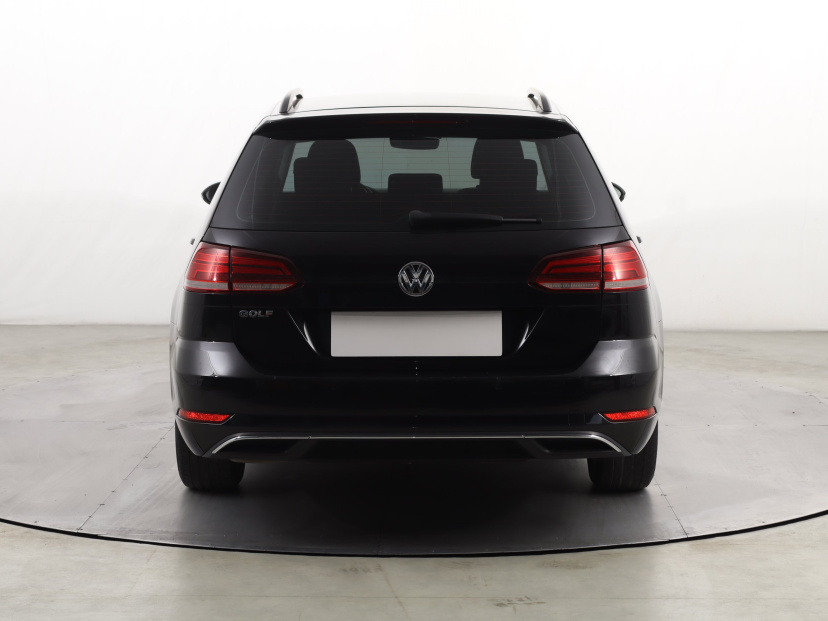 Volkswagen Golf, 2020