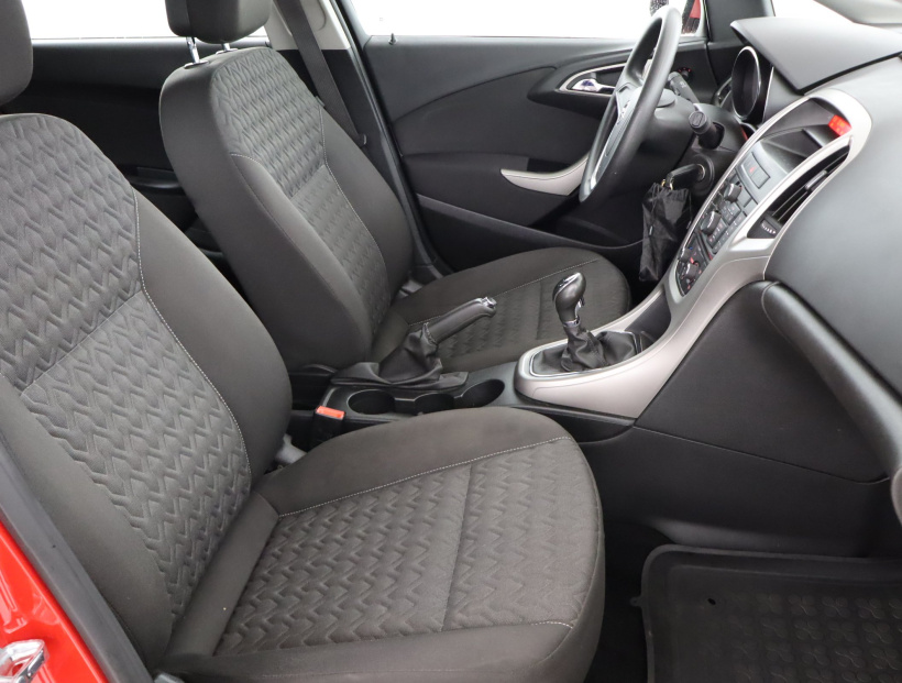 Opel Astra, 2013