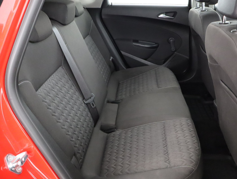 Opel Astra, 2013