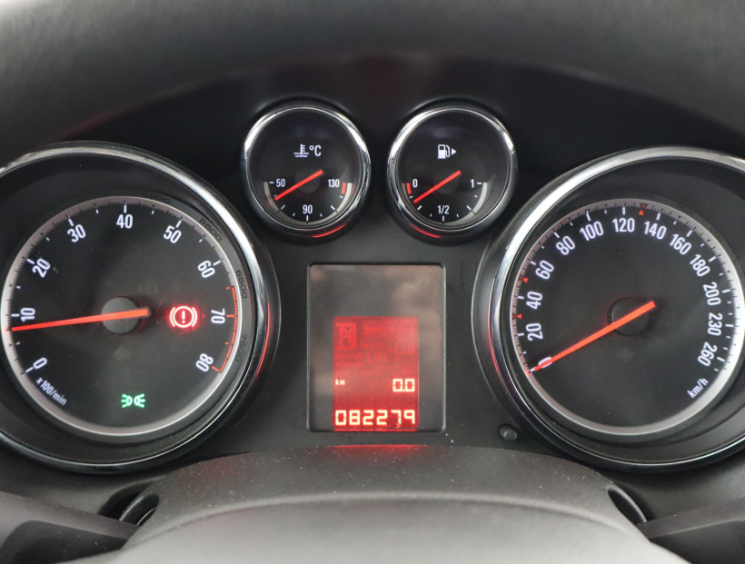 Opel Astra, 2013