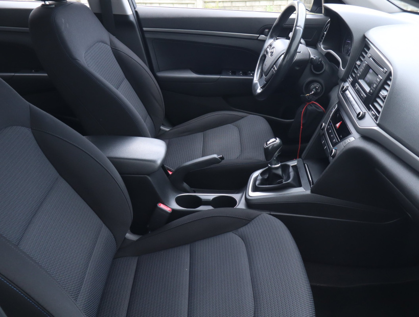 Hyundai Elantra, 2019