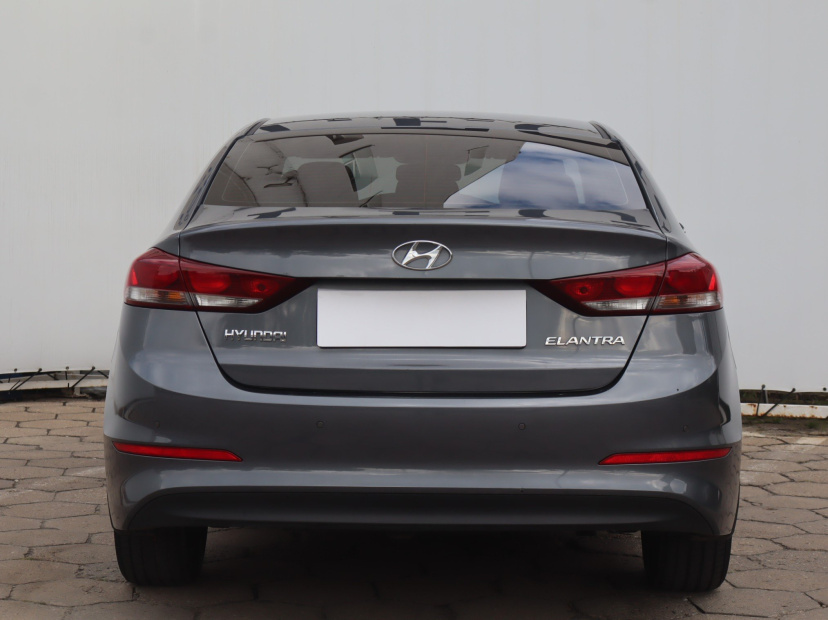 Hyundai Elantra, 2019