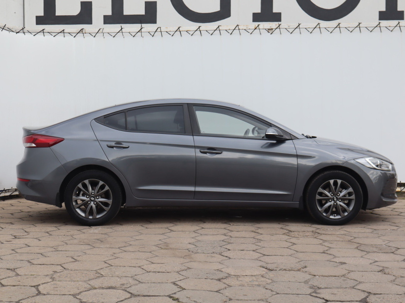Hyundai Elantra, 2019