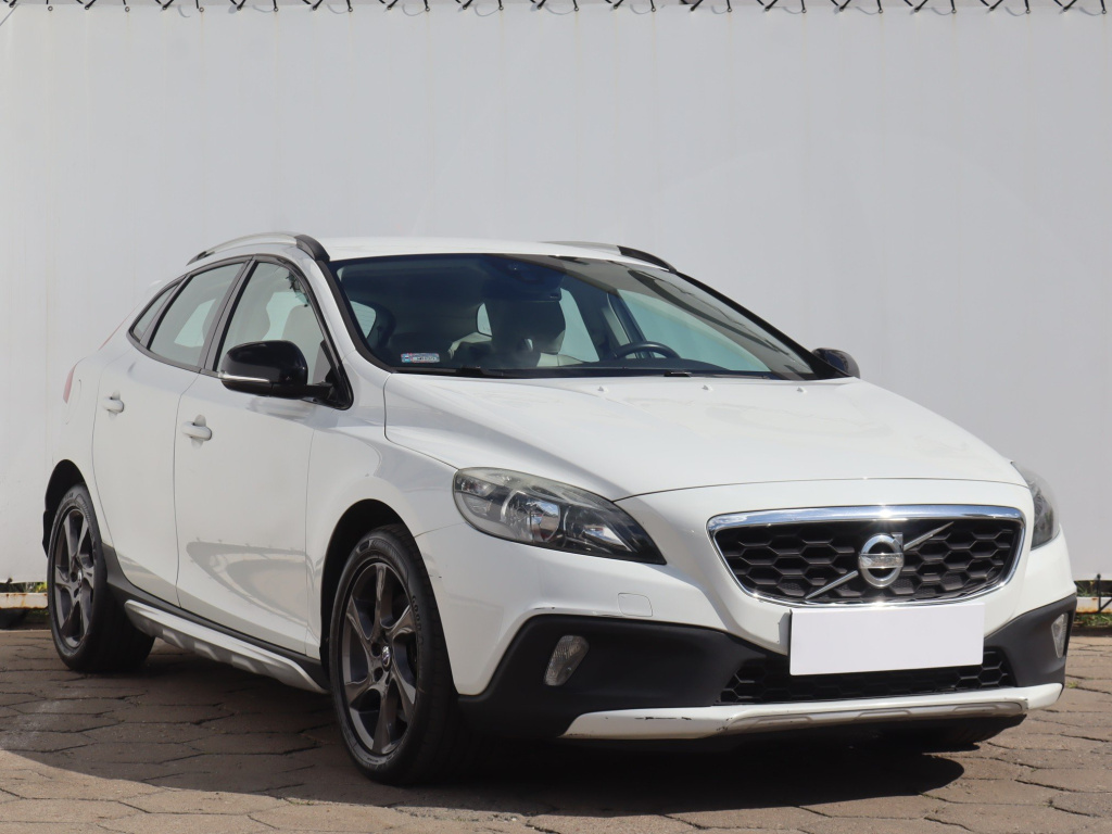 Volvo V40 Cross Country, 2014