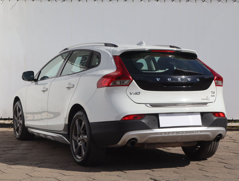 Volvo V40 Cross Country, 2014