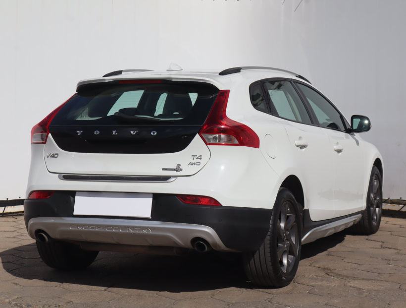 Volvo V40 Cross Country, 2014