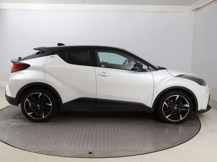 Toyota C-HR, 2022