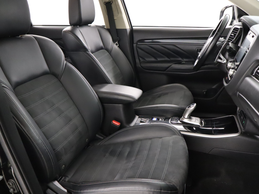 Mitsubishi Outlander, 2021