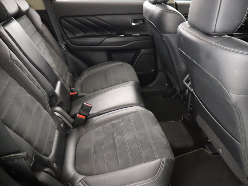 Mitsubishi Outlander, 2021