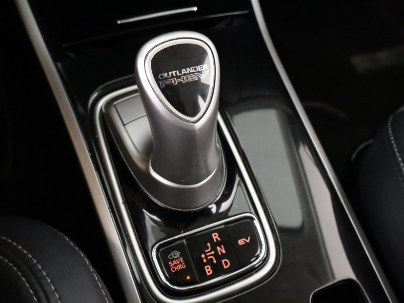 Mitsubishi Outlander, 2021