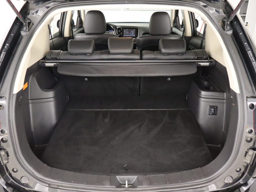 Mitsubishi Outlander, 2021