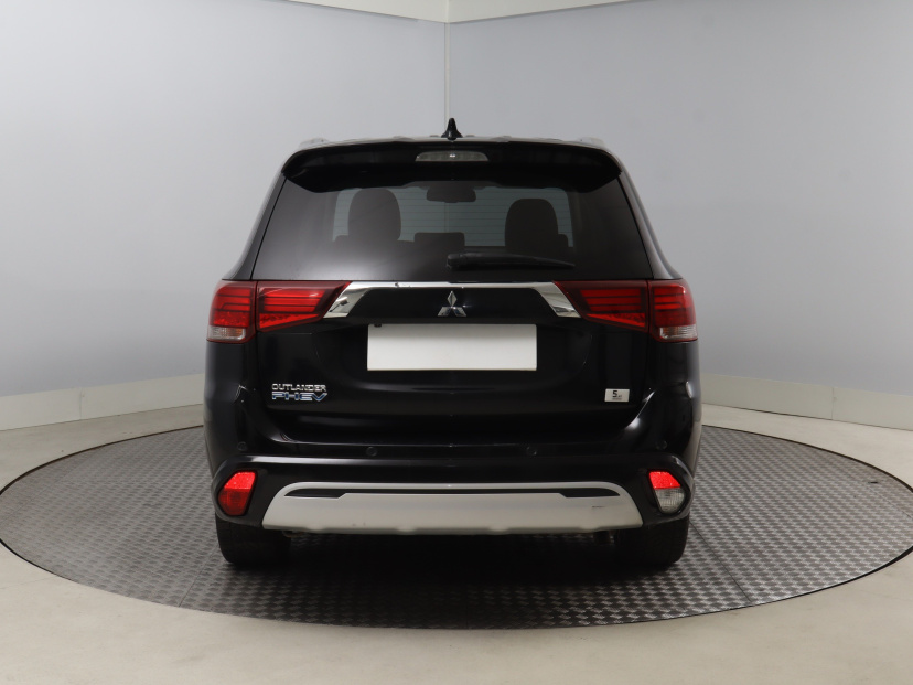 Mitsubishi Outlander, 2021