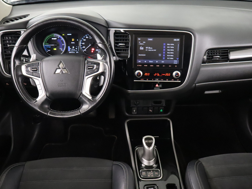 Mitsubishi Outlander, 2021