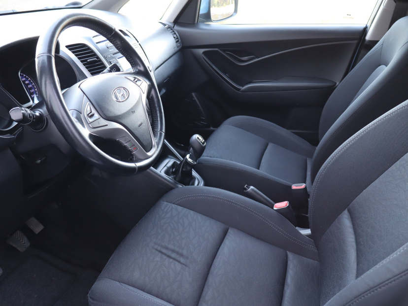 Hyundai ix20, 2012