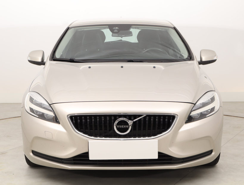 Volvo V40, 2016