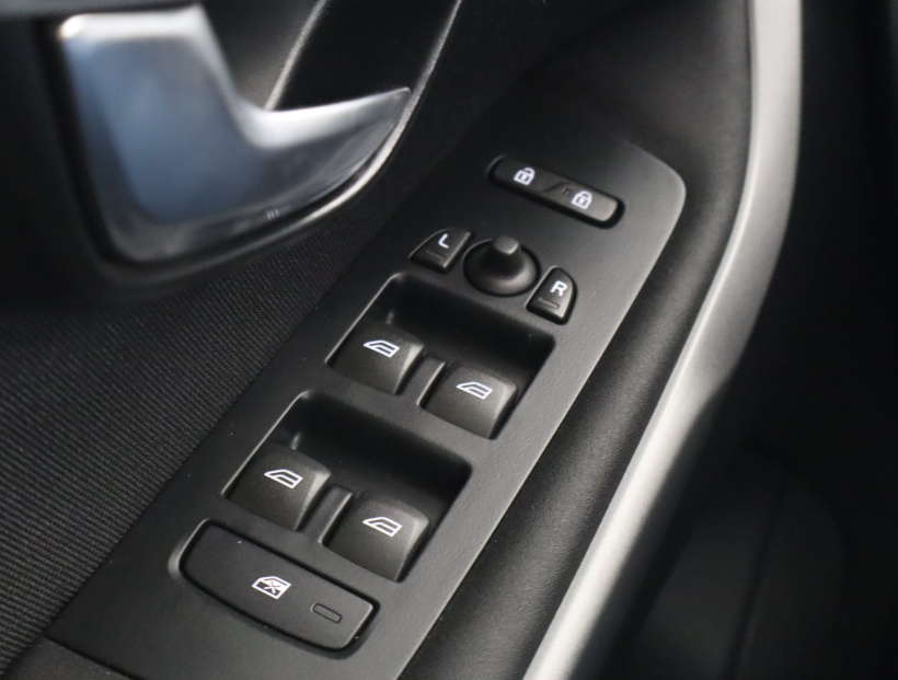 Volvo V40, 2016