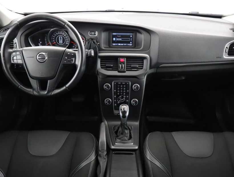 Volvo V40, 2016