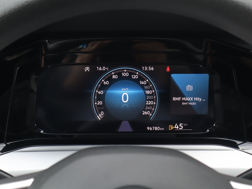 Volkswagen Golf, 2022