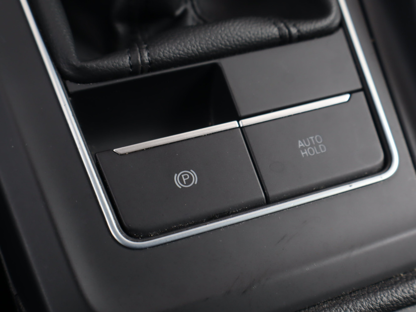 Volkswagen Golf, 2022