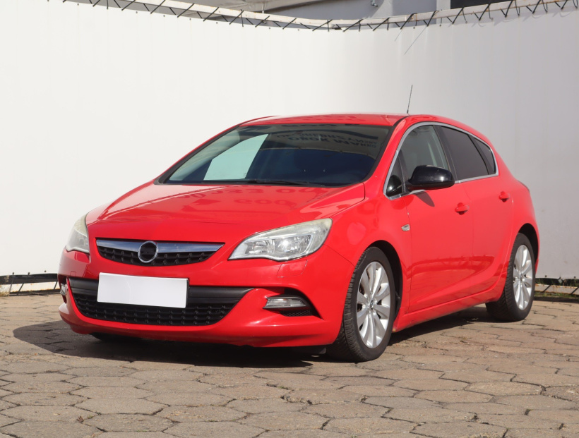 Opel Astra, 2011