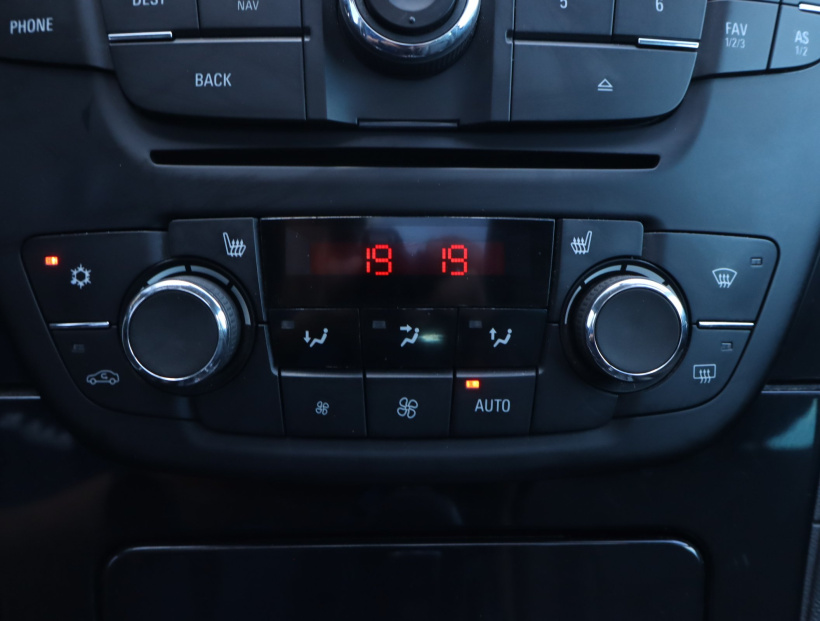 Opel Insignia, 2013