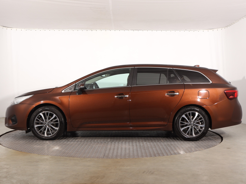 Toyota Avensis, 2015