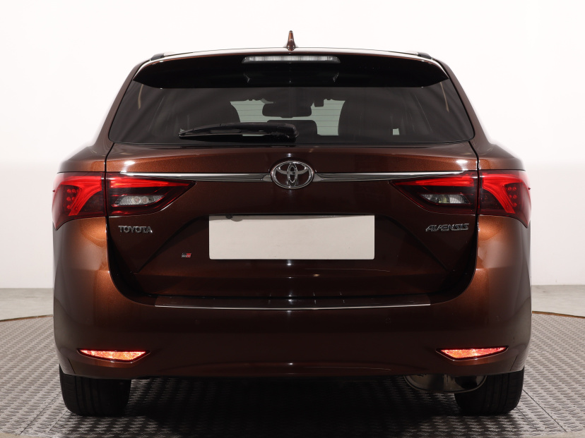 Toyota Avensis, 2015