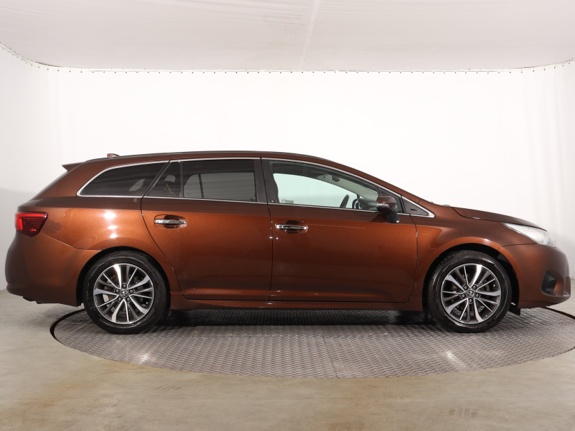 Toyota Avensis, 2015