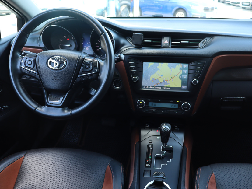 Toyota Avensis, 2015