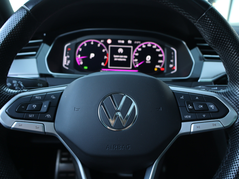 Volkswagen Passat, 2022