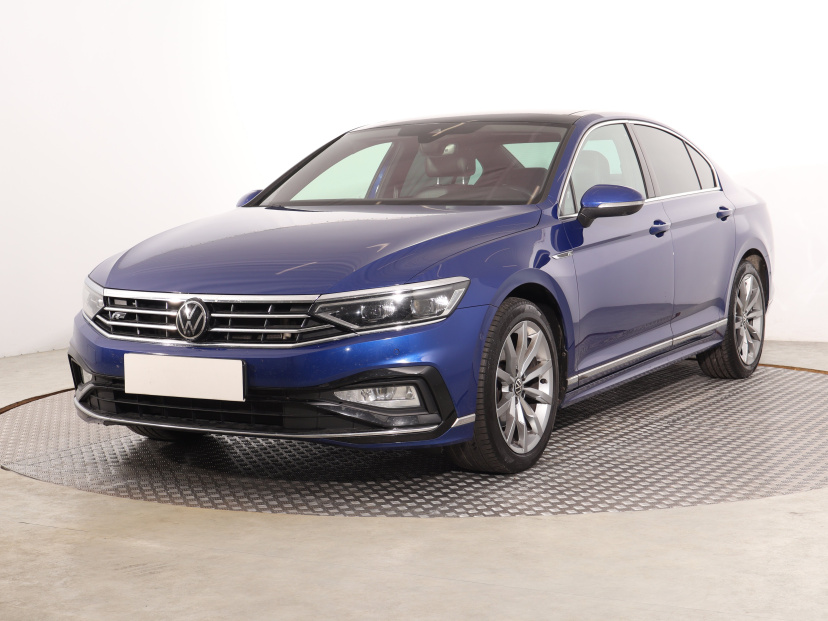 Volkswagen Passat, 2022