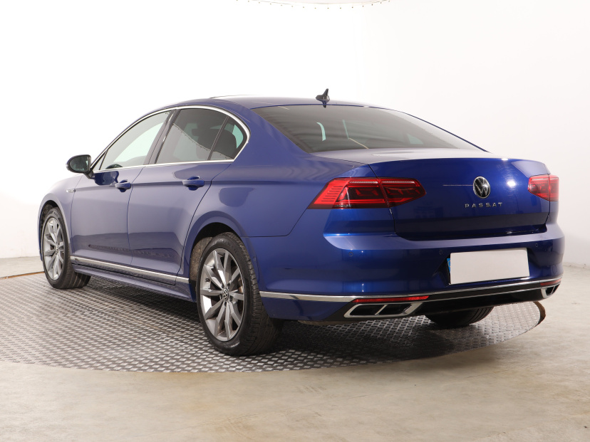 Volkswagen Passat, 2022