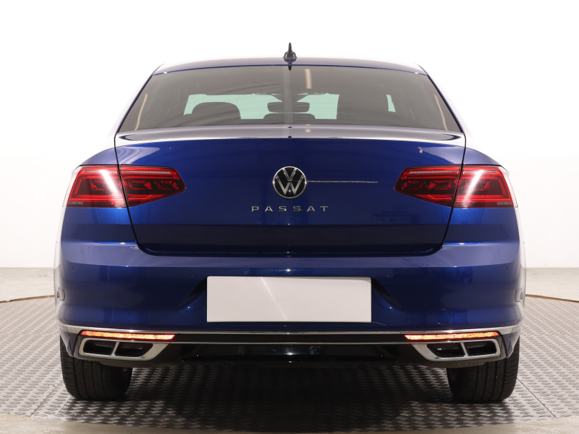 Volkswagen Passat, 2022