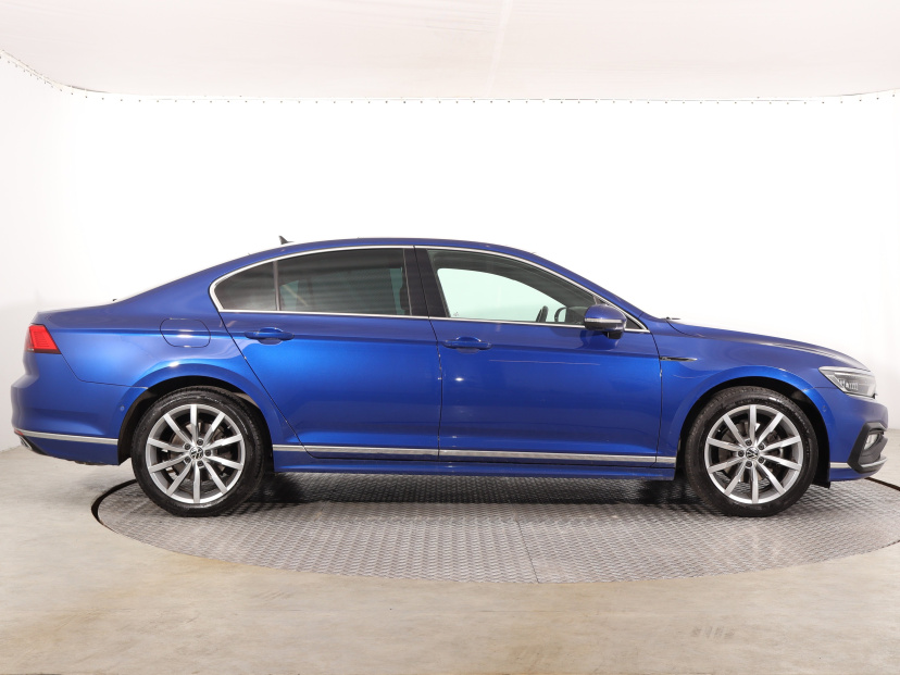 Volkswagen Passat, 2022