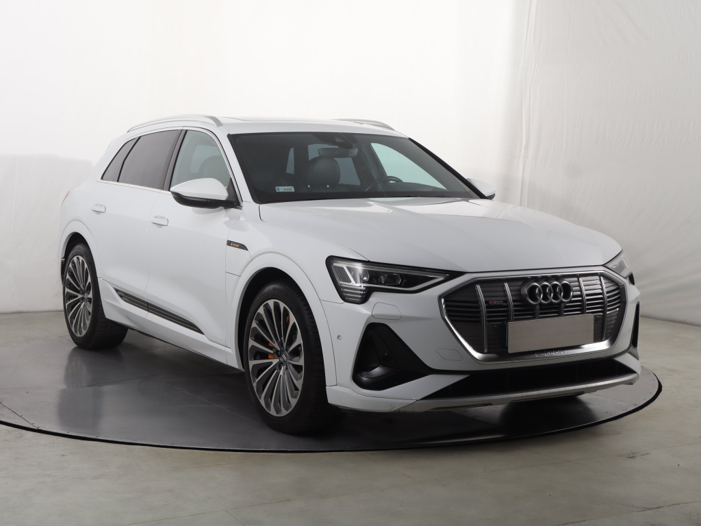 Audi e-tron 50 quattro, 2020