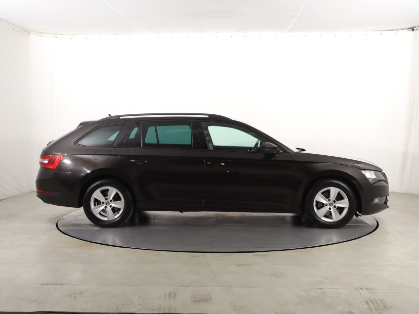 Škoda Superb, 2016