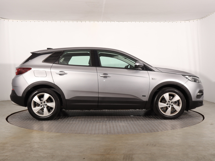 Opel Grandland, 2021