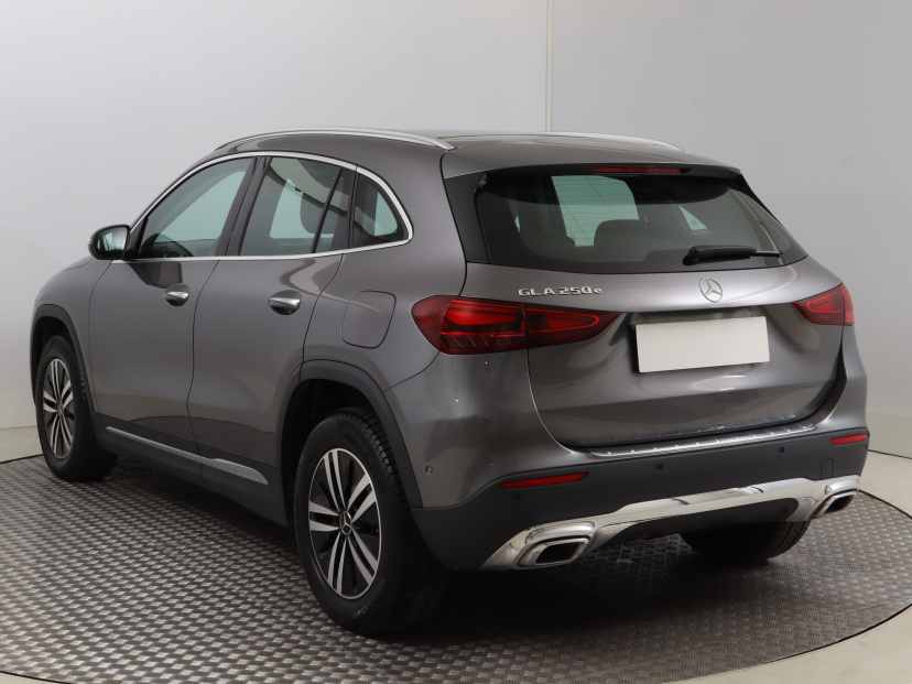 Mercedes-Benz GLA, 2023