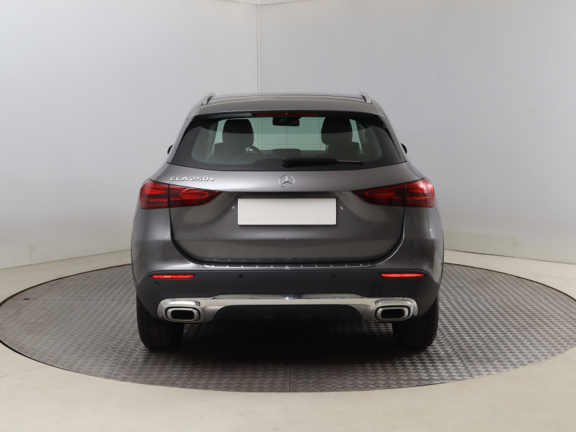 Mercedes-Benz GLA, 2023