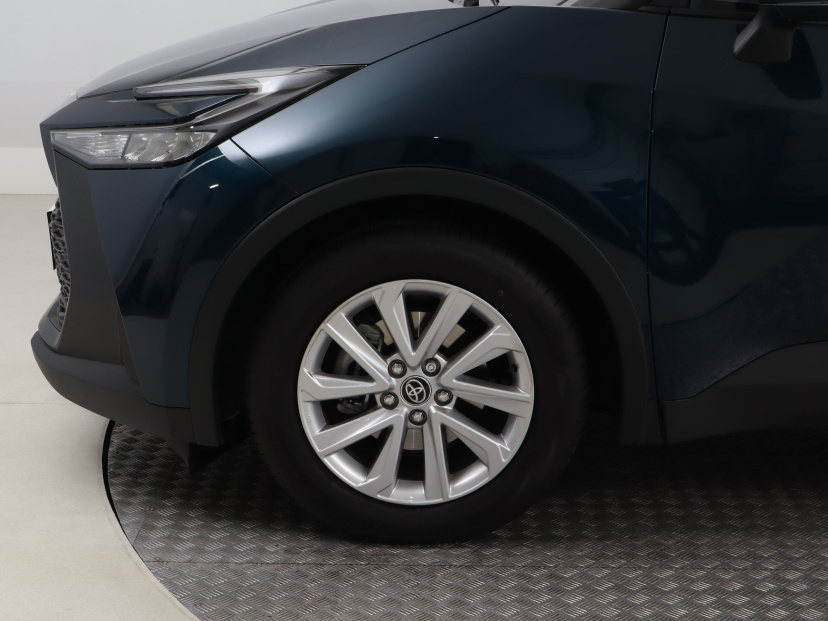 Toyota C-HR, 2025
