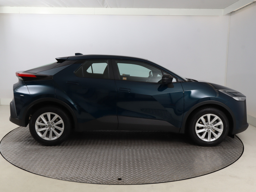 Toyota C-HR, 2025