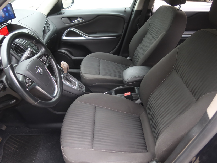 Opel Zafira Tourer, 2015