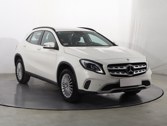 Mercedes-Benz GLA 180